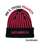 Cappellino con cashmere del Tifoso Milanista con ricamo: "Unico amore sei" - Rossonero - Berretto morbido di qualità premium - Made in italy