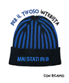 Cappellino con cashmere del Tifoso interista con ricamo: "Mai Stati in B" - Nerazzurro - Berretto morbido di qualità premium - Made in italy