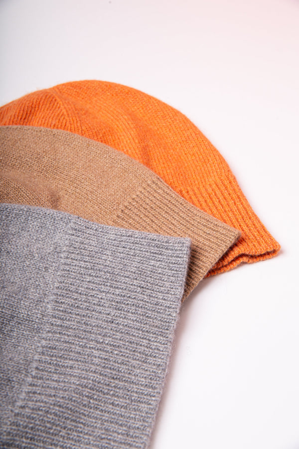 Cappellino rasato 100% cashmere puro - Cammello - Beanie rasato con costa - Berretto morbido di qualità premium - Made in italy